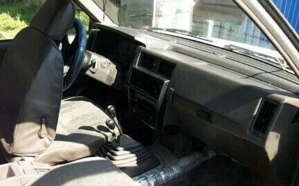Nissan Terrano II рестайлинг, 1991 год, 200 000 рублей, 3 фотография