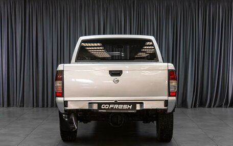 Nissan NP300, 2010 год, 1 049 000 рублей, 4 фотография