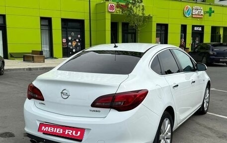 Opel Astra J, 2013 год, 800 000 рублей, 3 фотография