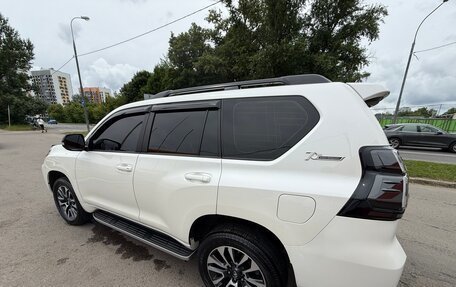 Toyota Land Cruiser Prado 150 рестайлинг 2, 2022 год, 9 000 000 рублей, 3 фотография