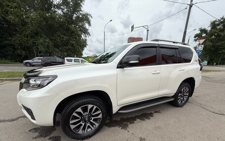 Toyota Land Cruiser Prado 150 рестайлинг 2, 2022 год, 9 000 000 рублей, 2 фотография