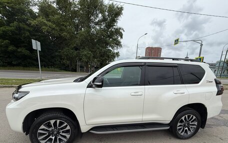 Toyota Land Cruiser Prado 150 рестайлинг 2, 2022 год, 9 000 000 рублей, 8 фотография