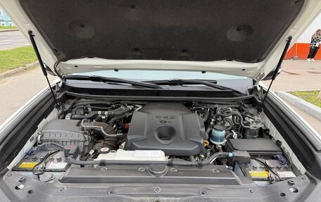 Toyota Land Cruiser Prado 150 рестайлинг 2, 2022 год, 9 000 000 рублей, 19 фотография