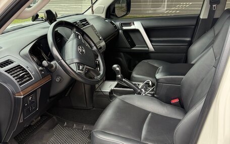 Toyota Land Cruiser Prado 150 рестайлинг 2, 2022 год, 9 000 000 рублей, 14 фотография