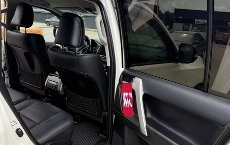 Toyota Land Cruiser Prado 150 рестайлинг 2, 2022 год, 9 000 000 рублей, 22 фотография