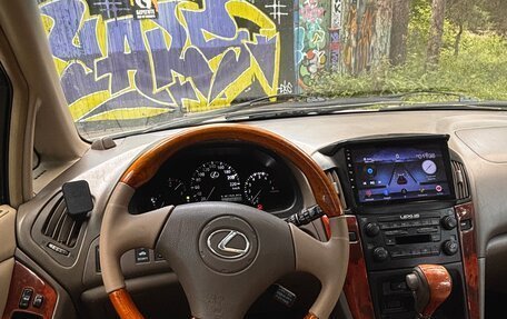 Lexus RX IV рестайлинг, 2001 год, 990 000 рублей, 10 фотография