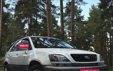 Lexus RX IV рестайлинг, 2001 год, 990 000 рублей, 2 фотография