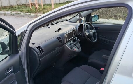 Toyota Wish II, 2003 год, 620 000 рублей, 14 фотография