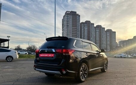 Mitsubishi Outlander III рестайлинг 3, 2018 год, 2 300 000 рублей, 4 фотография