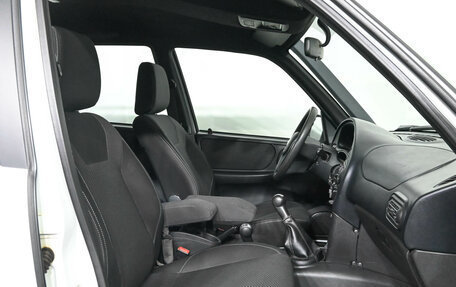 Chevrolet Niva I рестайлинг, 2017 год, 660 000 рублей, 12 фотография