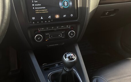 Volkswagen Jetta VI, 2012 год, 850 000 рублей, 9 фотография