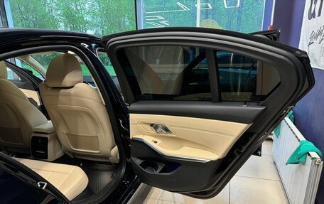 BMW 3 серия, 2019 год, 3 900 000 рублей, 14 фотография