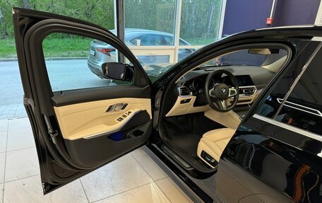 BMW 3 серия, 2019 год, 3 900 000 рублей, 15 фотография