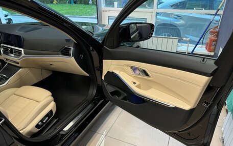 BMW 3 серия, 2019 год, 3 900 000 рублей, 12 фотография