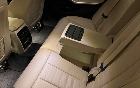 BMW 3 серия, 2019 год, 3 900 000 рублей, 17 фотография