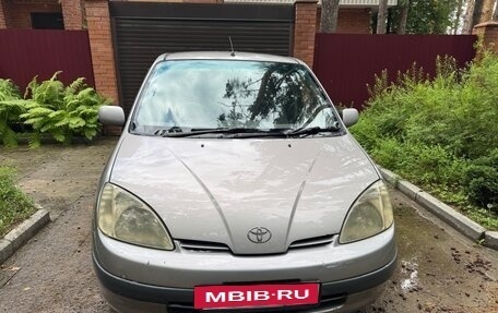 Toyota Prius IV XW50, 1998 год, 250 000 рублей, 2 фотография