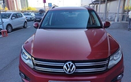 Volkswagen Tiguan I, 2012 год, 825 000 рублей, 2 фотография