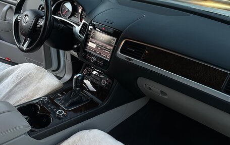 Volkswagen Touareg III, 2012 год, 1 900 000 рублей, 8 фотография
