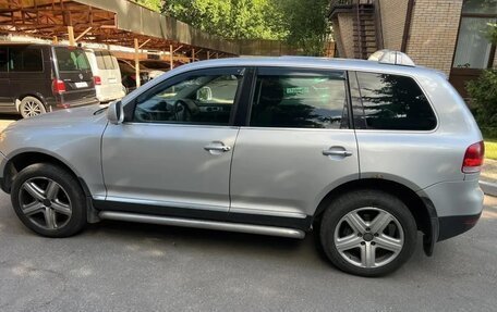 Volkswagen Touareg III, 2004 год, 700 000 рублей, 3 фотография