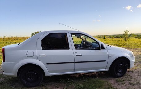Renault Logan I, 2013 год, 450 000 рублей, 2 фотография