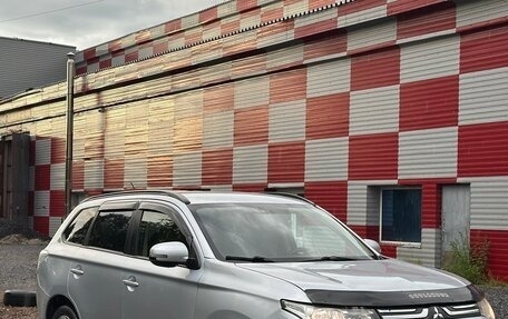 Mitsubishi Outlander III рестайлинг 3, 2012 год, 889 000 рублей, 2 фотография