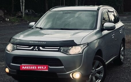 Mitsubishi Outlander III рестайлинг 3, 2012 год, 889 000 рублей, 3 фотография