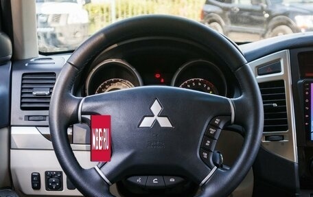 Mitsubishi Pajero IV, 2017 год, 2 849 000 рублей, 16 фотография
