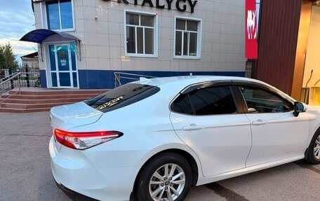 Toyota Camry, 2020 год, 2 700 000 рублей, 6 фотография