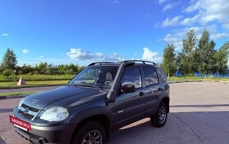 Chevrolet Niva I рестайлинг, 2014 год, 580 000 рублей, 3 фотография