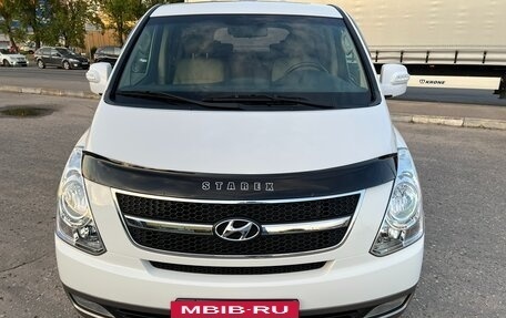Hyundai Grand Starex Grand Starex I рестайлинг 2, 2014 год, 3 080 000 рублей, 2 фотография