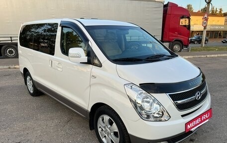 Hyundai Grand Starex Grand Starex I рестайлинг 2, 2014 год, 3 080 000 рублей, 3 фотография