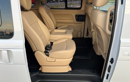 Hyundai Grand Starex Grand Starex I рестайлинг 2, 2014 год, 3 080 000 рублей, 27 фотография