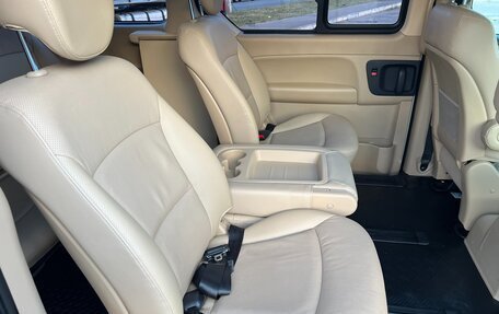 Hyundai Grand Starex Grand Starex I рестайлинг 2, 2014 год, 3 080 000 рублей, 28 фотография