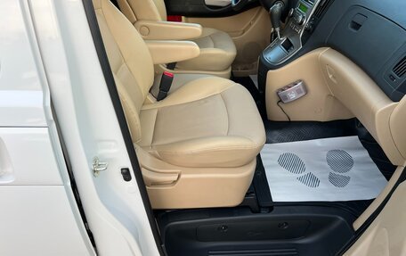 Hyundai Grand Starex Grand Starex I рестайлинг 2, 2014 год, 3 080 000 рублей, 33 фотография