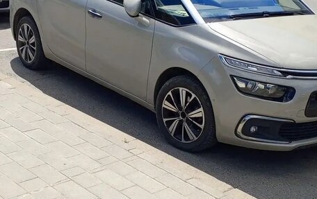 Citroen C4 Picasso II рестайлинг, 2017 год, 3 фотография