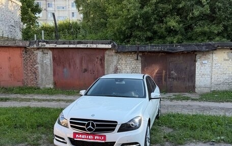 Mercedes-Benz C-Класс, 2011 год, 1 180 000 рублей, 1 фотография