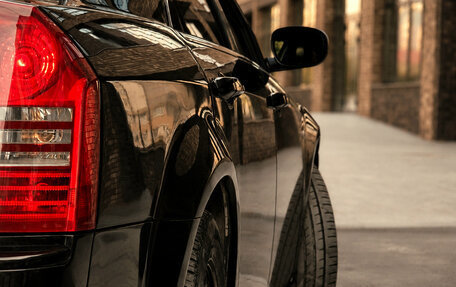 Chrysler 300C II, 2006 год, 1 090 000 рублей, 8 фотография