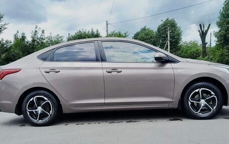 Hyundai Solaris II рестайлинг, 2018 год, 1 150 000 рублей, 2 фотография
