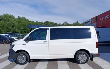 Volkswagen Caravelle T6 рестайлинг, 2017 год, 2 475 000 рублей, 4 фотография