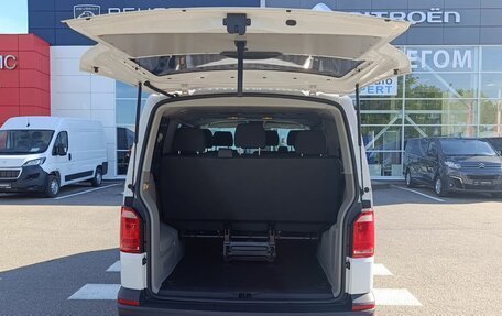 Volkswagen Caravelle T6 рестайлинг, 2017 год, 2 475 000 рублей, 7 фотография