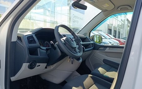 Volkswagen Caravelle T6 рестайлинг, 2017 год, 2 475 000 рублей, 15 фотография