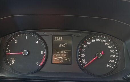 Volkswagen Caravelle T6 рестайлинг, 2017 год, 2 475 000 рублей, 17 фотография