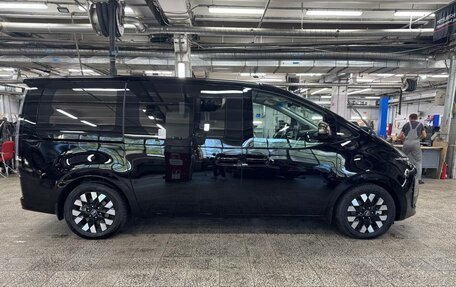 Hyundai Staria, 2025 год, 9 800 000 рублей, 4 фотография