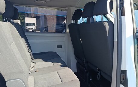 Volkswagen Caravelle T6 рестайлинг, 2017 год, 2 475 000 рублей, 23 фотография