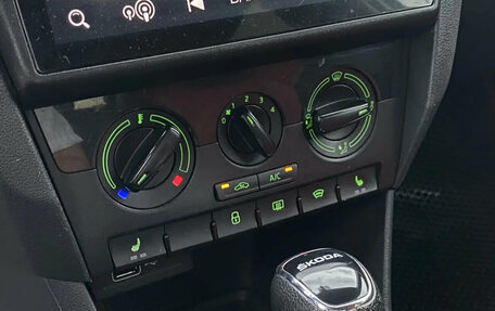 Skoda Rapid I, 2018 год, 1 380 000 рублей, 9 фотография