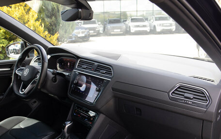 Volkswagen Tiguan II, 2021 год, 3 828 000 рублей, 8 фотография
