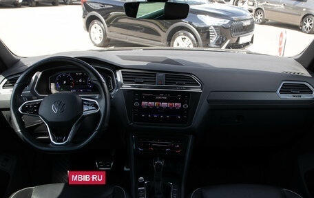 Volkswagen Tiguan II, 2021 год, 3 828 000 рублей, 13 фотография
