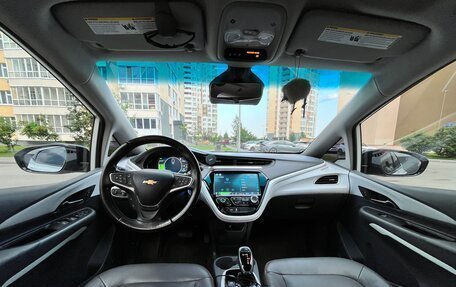 Chevrolet Bolt, 2017 год, 2 100 000 рублей, 10 фотография