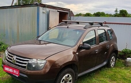 Renault Duster I рестайлинг, 2014 год, 950 000 рублей, 2 фотография