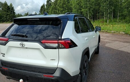 Toyota RAV4, 2020 год, 3 200 000 рублей, 4 фотография